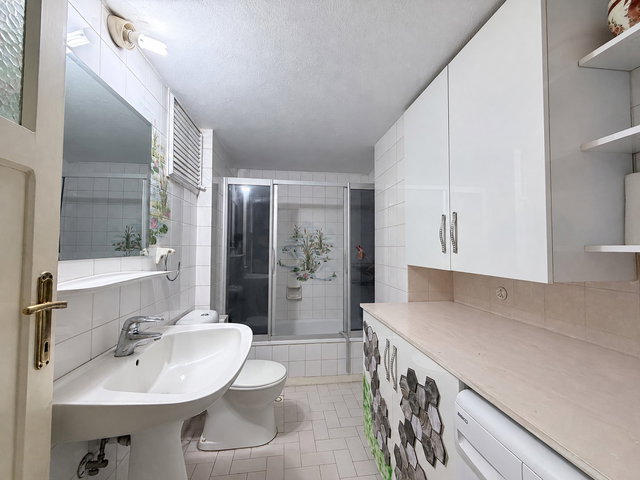 BASIN SITESI’NDE METROYA 1 DAKİKA ÇIFT CEPHELI  120 M² NET 3+1