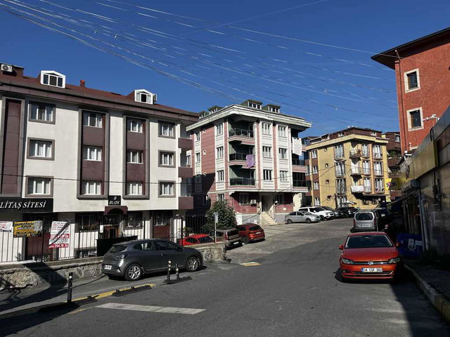 EMNİYETTEPE ÇEMBERLİTAŞ SİTESİ EŞYALI KİRALIK 2+1 DAİRE