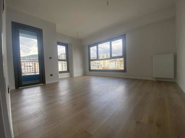 KARTAL HÜRRİYET MAHALLESİ KİRALIK 2+1 DAİRE