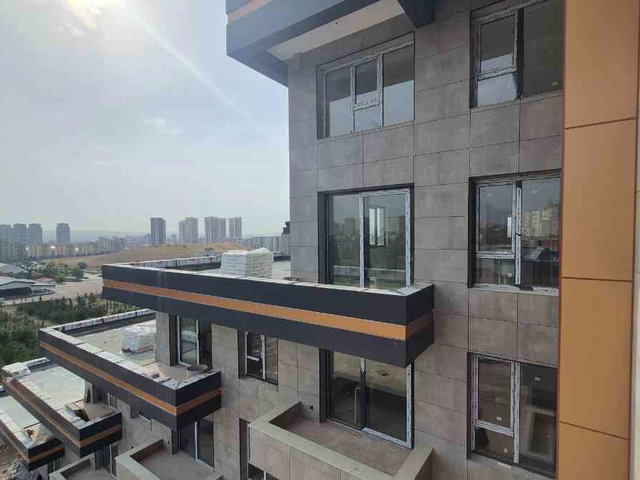 ERYAMAN DA YATAY MIMARI TERASLI LOFT DAIRE