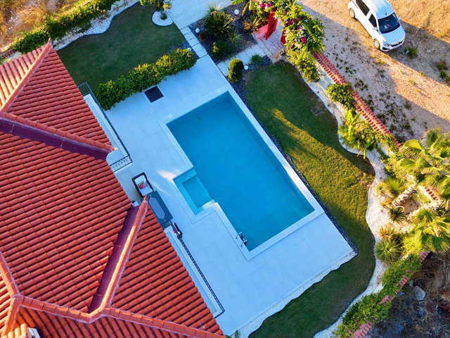 ÇEŞME DALYAN'DA ÖZGÜN TAŞ MİMARİSİYLE ÖNE ÇIKAN MÜSTAKİL HAVUZLU SATILIK VİLLA