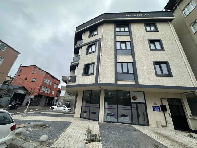 SULTANBEYLİ METRO İSTASYONUNA YAKIN GÜNEY CEPHE GENİŞ 2+1