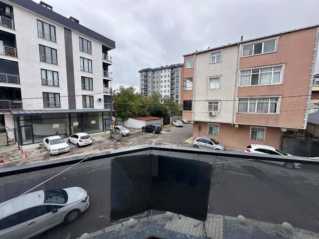 SULTANBEYLİ METRO İSTASYONUNA YAKIN GÜNEY CEPHE GENİŞ 2+1
