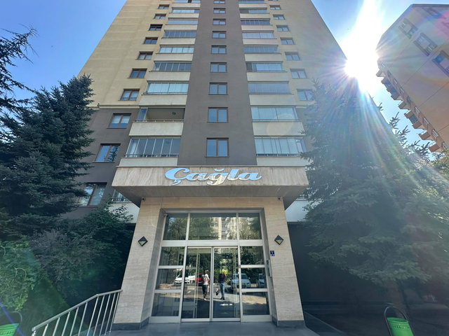 KAYSERİ ERCİYESEVLER’DE 4+1 | 225 M² NET | 3 CEPHELİ | BALKONLU | MERKEZİ ISITMALI KİRALIK DAİRE