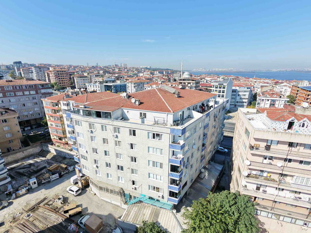 SATILIK AVCILARDA E-5 ÜZERİNDE ARA KAT 3+1 DAİRE