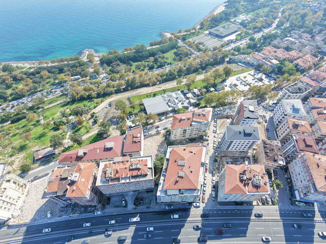 SATILIK AVCILARDA E-5 ÜZERİNDE ARA KAT 3+1 DAİRE
