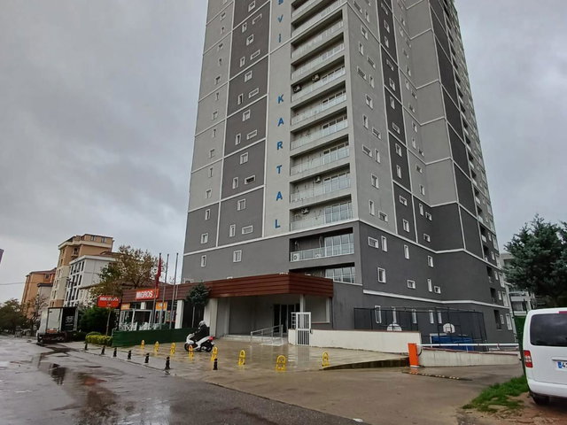 ROTA MAVI HER ODASINDAN DENZ MANZ. METRO+E5E KOMŞU YÜKSEK KAT SATILIK 2,5+1