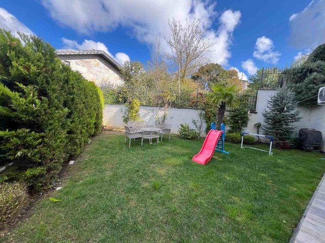 ZEKERIYAKÖY'DE MÜSTAKIL YAŞAM HISSI SUNAN 4+1 KIRALIK VILLA