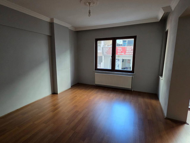 BİGA SAKARYA MAH. ÇARŞI MERKEZİNDE FERAH 2+2 KİRALIK DAİRE-BÜRO-OFIS | BALKONLU