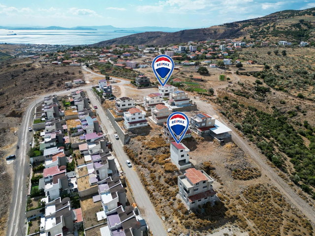 İZMİR DİKİLİ’DE TAPULU ARSA ÜZERİNDE 3 KATLI 3+1 İNŞA HALİNDE VİLLA