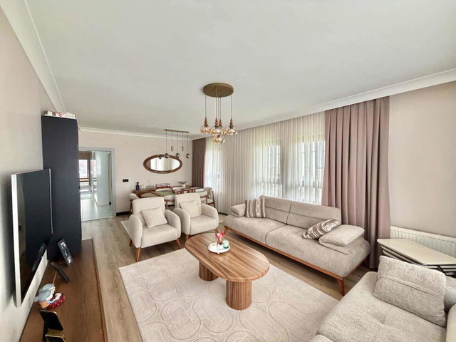 ÇANKAYA OSMAN TEMİZ’DE FULL YAPILI BAHÇE KULLANIMLI SATILIK 3+1 DAİRE