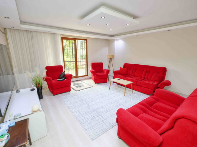 BEYOĞLU PİRİ PAŞA SEMT KONAĞINA KOMŞU 3+1 105M² SATILIK DAİRE