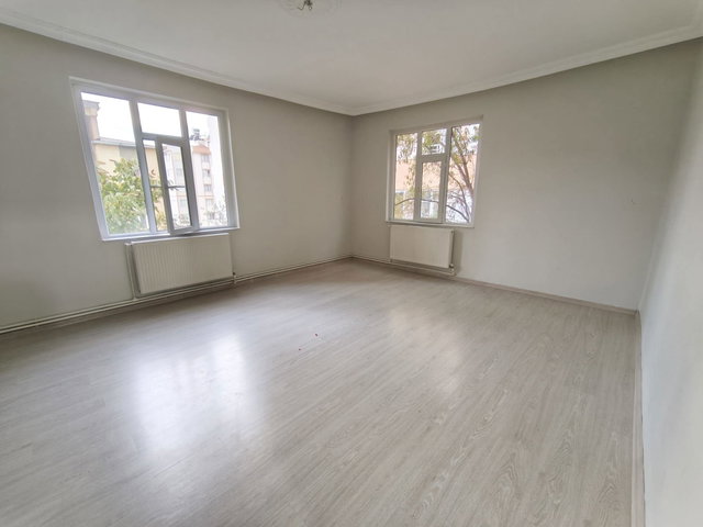 RE/MAX EDE'DEN 5 NİSAN MAHALLESİNDE KİRALIK 3+1 DAİRE