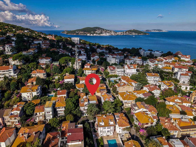BÜYÜKADA'DA TAMAMEN YENİLENMİŞ KİRALIK EŞYALI 3+1 DAİRE