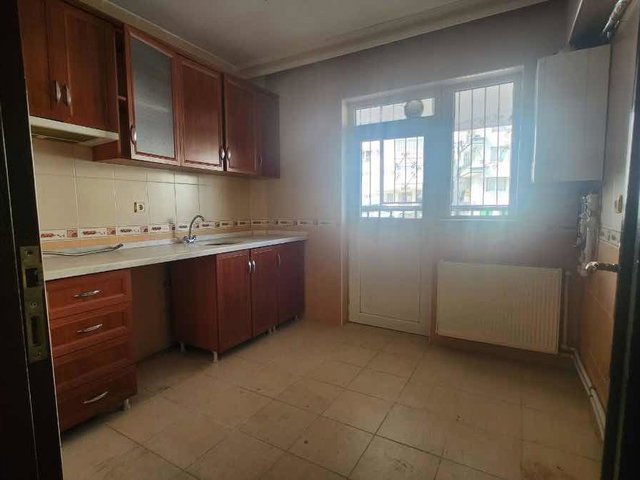 OSMNAGAZI CADDESI PARALELI 3+1 KIRALIK DAIRE /REMAX ENBATI