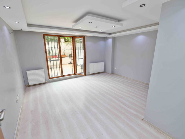 BEYOĞLU SEMT KONAĞINA KOMŞU 50M² BAHÇELİ 2+1 95M² SATILIK DAİRE