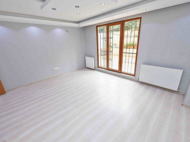 BEYOĞLU SEMT KONAĞINA KOMŞU 50M² BAHÇELİ 2+1 95M² SATILIK DAİRE