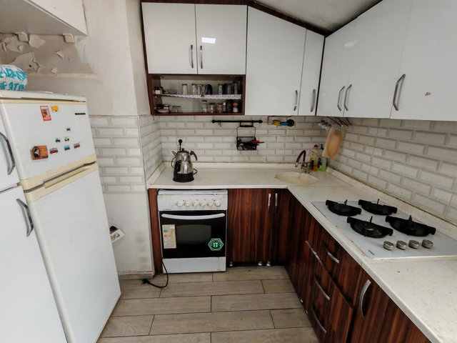 BAYRAMPAŞA METROYA YAKIN, DOĞU-GÜNEY CEPHELİ 2+1 ÇATI KATI
