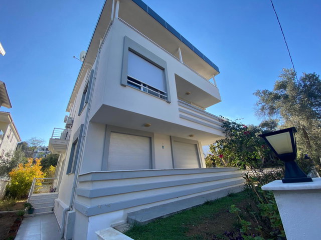 REMAX YELKEN'DEN  SIĞACIKTA MÜSTAKİL TADINDA BAHÇE KATI KİRALIK DAİRE