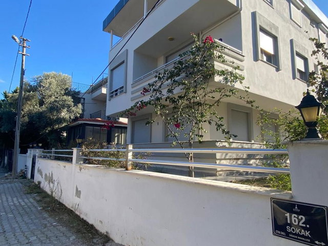REMAX YELKEN'DEN  SIĞACIKTA MÜSTAKİL TADINDA BAHÇE KATI KİRALIK DAİRE