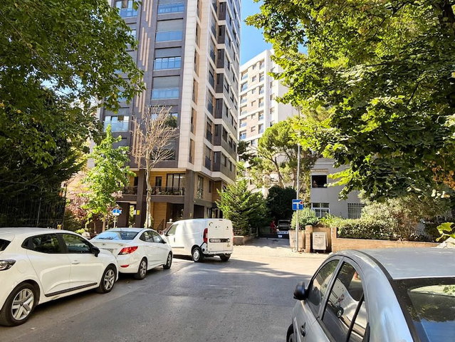 KADIKÖY GÖZTEPE KİRALIK 2+1 DAİRE HAVUZLU SİTE