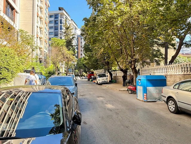 KADIKÖY GÖZTEPE KİRALIK 2+1 DAİRE HAVUZLU SİTE
