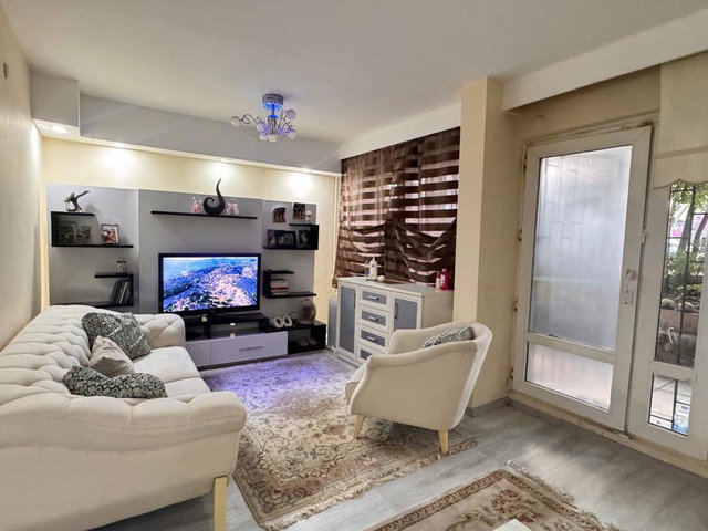 BAKIRKÖY İNCİRLİ’DE HEM OFİS HEM DE KONUT KULLANIMINA UYGUN KİRALIK 3+1!