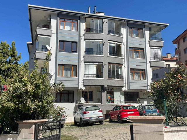ÇANKAYA BİRLİK MAHALLESİ’NDE YAŞAM HASTANESİ YAKINI, ARA KAT 3+1 KİRALIK DAİRE