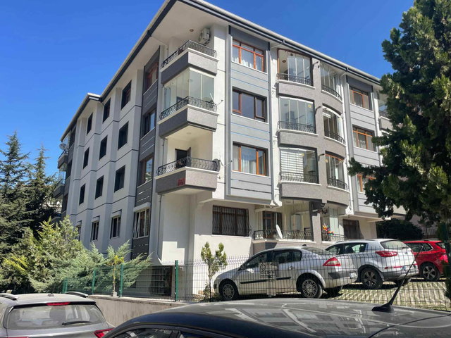 ÇANKAYA BİRLİK MAHALLESİ’NDE YAŞAM HASTANESİ YAKINI, ARA KAT 3+1 KİRALIK DAİRE