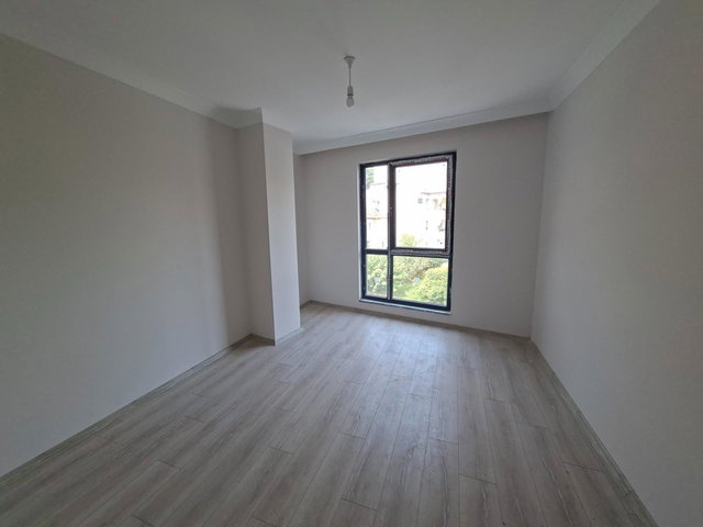 İZMİT MERKEZDE KAPALI MUTFAKLI KİRALIK 1+1 DAİRE