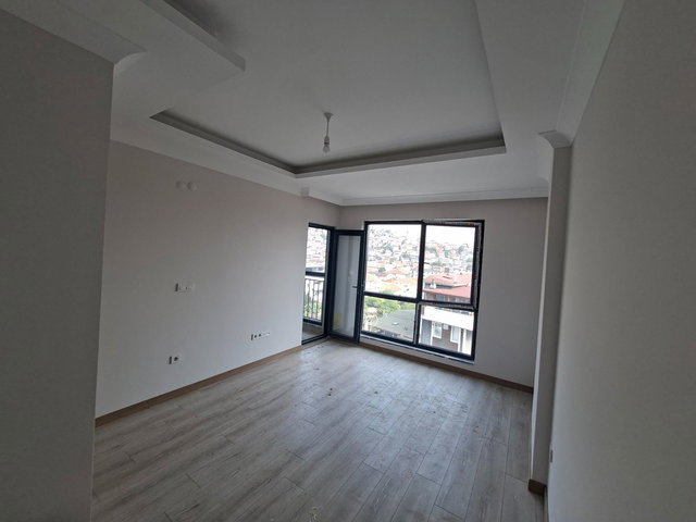 İZMİT MERKEZDE KAPALI MUTFAKLI KİRALIK 1+1 DAİRE