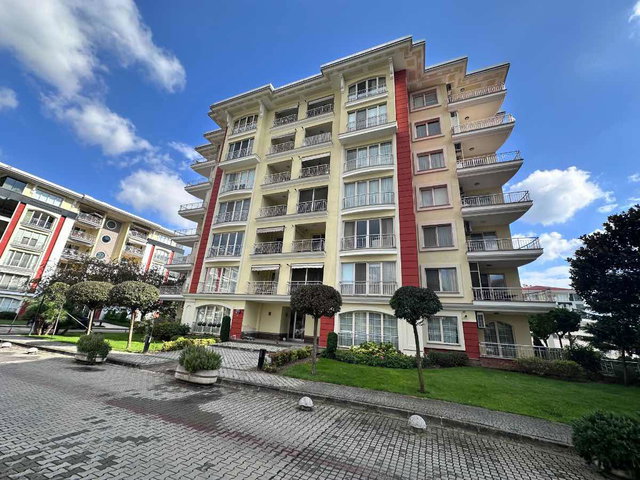 SEVCAN REMAX ATAKÖY KONAKLARI ÖNÜAÇIK SOSYAL ALAN YANI 174M2 3+1