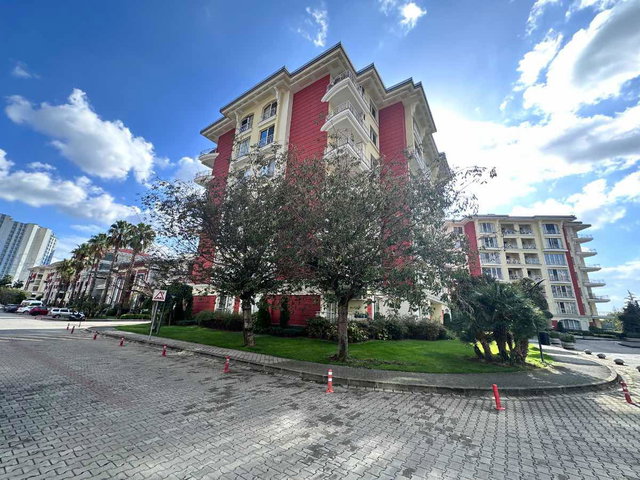 SEVCAN REMAX ATAKÖY KONAKLARI ÖNÜAÇIK SOSYAL ALAN YANI 174M2 3+1
