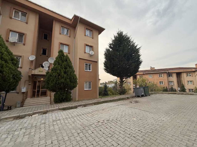 KORUCUK MERKEZDE SİTE İÇİNDE EŞYALI 2+1 KİRALIK DAİRE