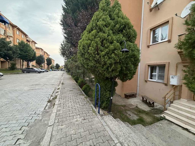 KORUCUK MERKEZDE SİTE İÇİNDE EŞYALI 2+1 KİRALIK DAİRE