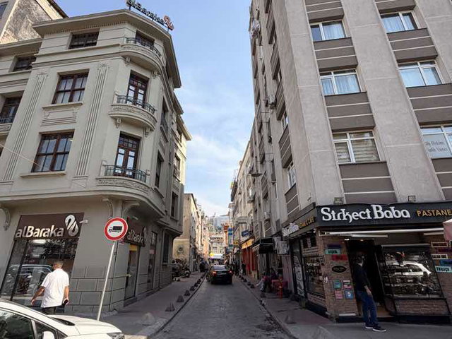 REMAX PRO İBRAHİM ECE DEN BEYOĞLUNDA SATILIK LÜKS DAİRE