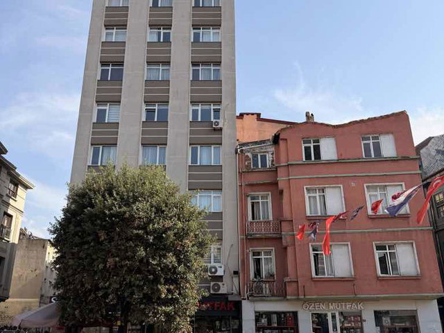 REMAX PRO İBRAHİM ECE DEN BEYOĞLUNDA SATILIK LÜKS DAİRE