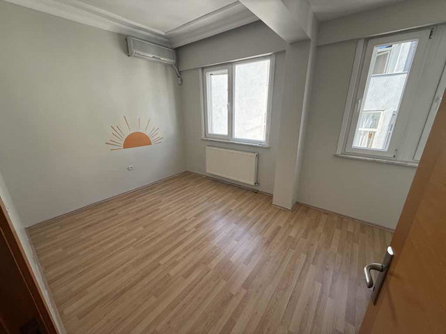 ÇEKMEKÖY’DE SİTE İÇİNDE 4+1 | 130 M² NETDOĞU-GÜNEY CEPHE