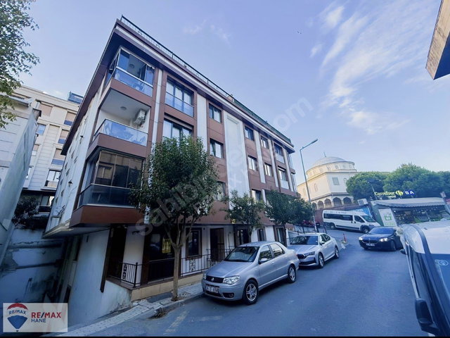 ŞİŞLİ’NİN SAKLI KÖŞESİNDE PARKA KOMŞU 18 M² BAHÇELİ 1+1