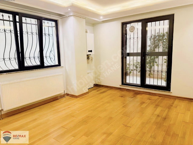 ŞİŞLİ’NİN SAKLI KÖŞESİNDE PARKA KOMŞU 18 M² BAHÇELİ 1+1