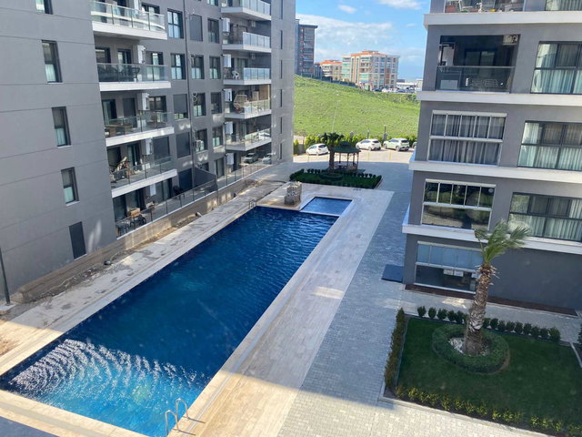 ULUKENT’İN PRESTİJLİ SİTESİ ULU REZİDANS’TA HAVUZ MANZARALI 3+1 KİRALIK DAİRE