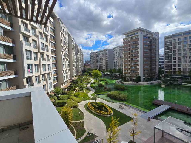 SANCAKTEPE SARIGAZİ’DE KİRALIK 1+1 | 72 M² BRÜT | BALKONLU | 4. KAT | SİTE İMKÂNLI
