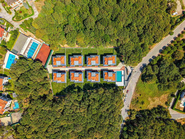ÇEKMEKÖY MERKEZ’DE SIFIR 6+2 KİRALIK VİLLA | 410 M² NET, 5 BANYO, 4 KAT
