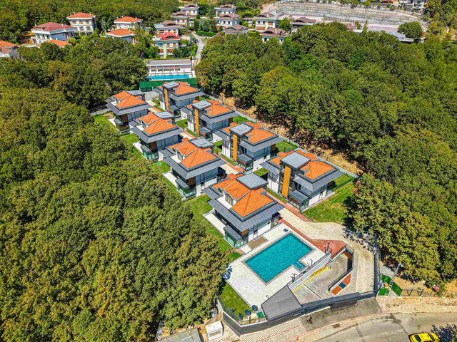 ÇEKMEKÖY MERKEZ’DE SIFIR 6+2 KİRALIK VİLLA | 410 M² NET, 5 BANYO, 4 KAT