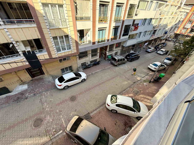 RE/MAX TOPRAK'TAN MEHMET AKİF ERSOY'DA ARA KAT ÇİFT BALKONLU 2+1