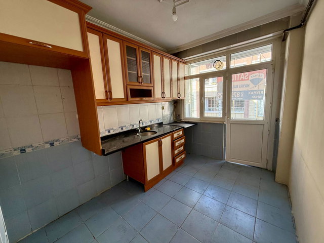 RE/MAX TOPRAK'TAN MEHMET AKİF ERSOY'DA ARA KAT ÇİFT BALKONLU 2+1
