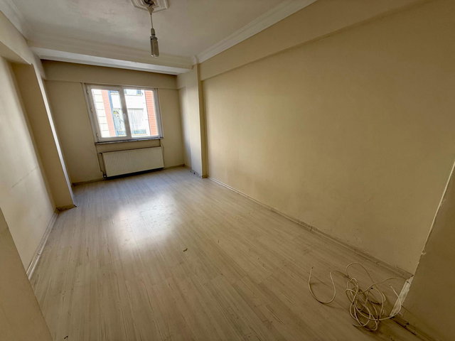 RE/MAX TOPRAK'TAN MEHMET AKİF ERSOY'DA ARA KAT ÇİFT BALKONLU 2+1