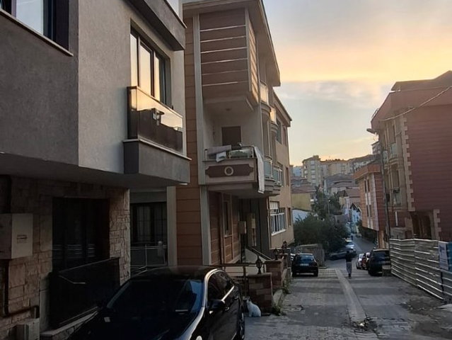 İÇERENKÖY METROYA 5 DK MESAFEDE 1+1 KİRALIK