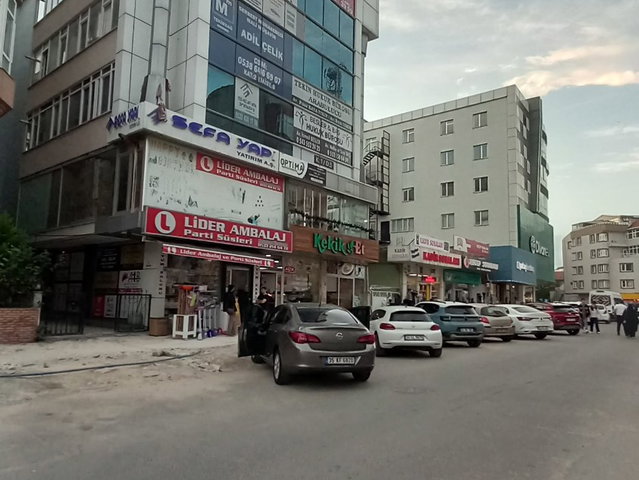 REMAX LAND'DEN ÇERKEZKÖY BELEDİYE MEYDANINDA KİRACILI 1+1 BALKONLU KREDİYE UYGUN
