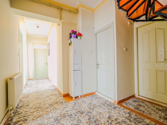 KORKUTELİ YENİ MAH. ANTALYA CAD. ÜZERİ 5+1 SATILIK ÇATI DUBLEKSİ 245 M² DOĞALGAZLI 3 CEPHE